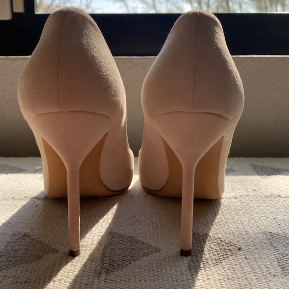 Manolo Blahnik Beige Suede BB Pumps - Picture 3 of 7
